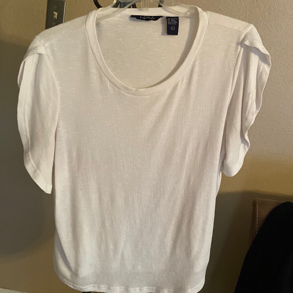 Very nice white scalloped sleeves, large Life Style blouse
